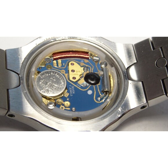 Movado Museum SE Watch 0.18cttw Diam. Bezel MOP Dial 84-G4-1851 Long 7.5\